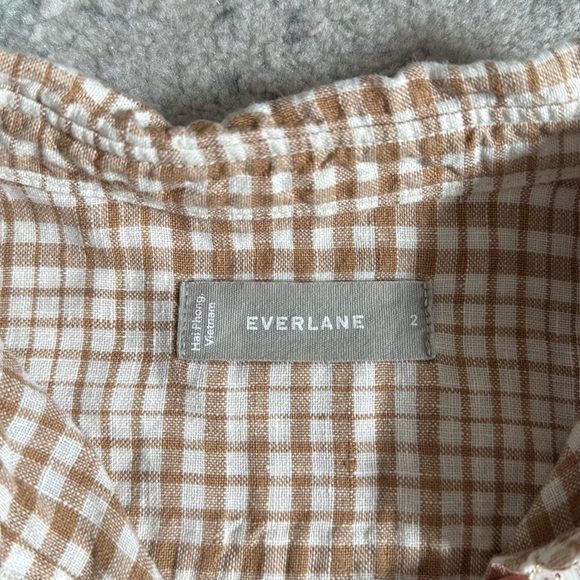 Everlane Linen Button Down - Picture 4 of 10